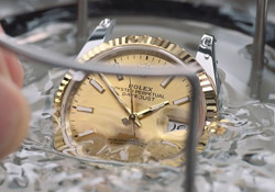 哈尔滨劳力士售后官方维修中心-进水进灰