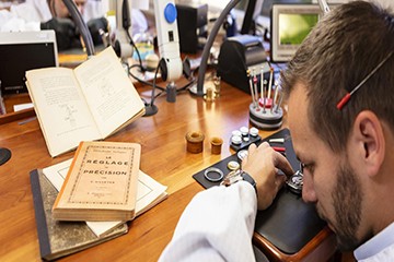 哈尔滨劳力士手表官售后保养服务费用