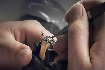 哈尔滨劳力士万年历表官售后维修电话